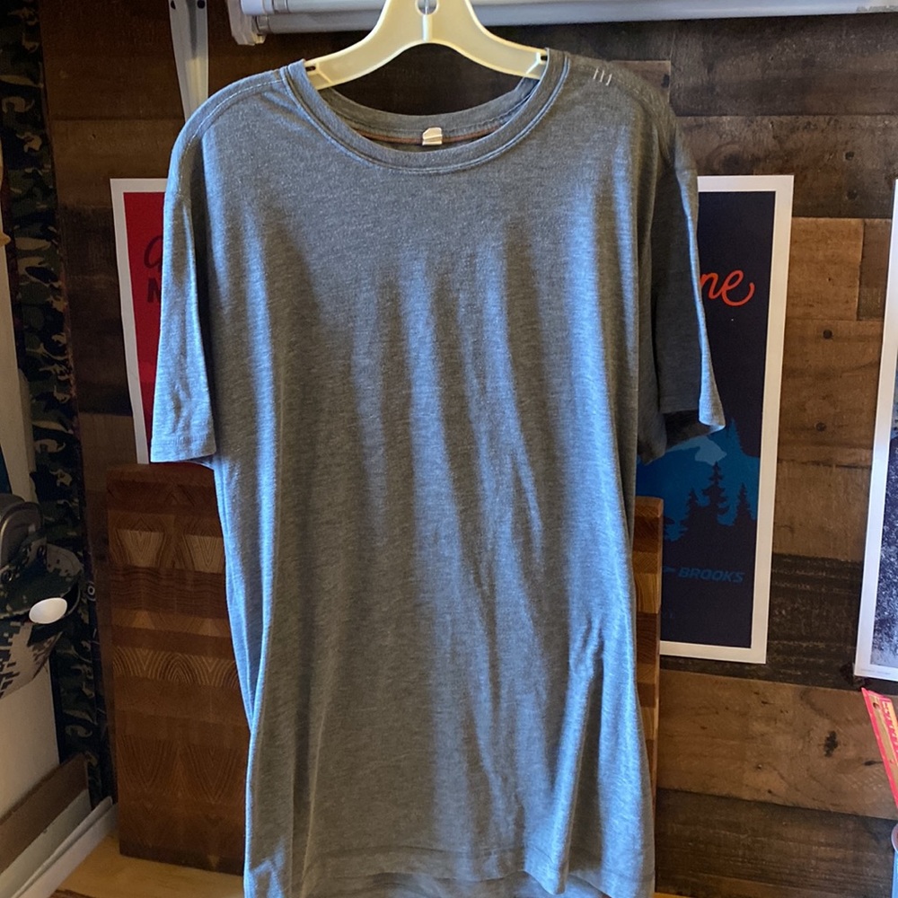 Lululemon t shirt XL